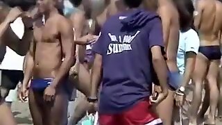 Sneak shot swimming sports men's on the beach - MANIAC