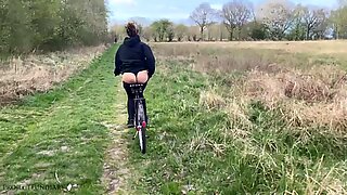 Tinder Girl Fucked Outdoor in Public Nature on a Biketour