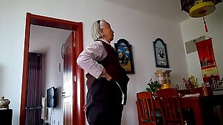 Stará číňanky babička se posere
