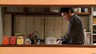 La pute japonaise la plus chaude dans une fellation incroyable, scène hd jav