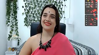 Индийская горячая пухлые девушки перед вебкамерой показывают свои большие сиськи и сексуальную бритую пизду